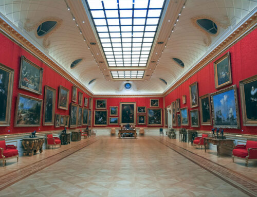 La fibule berbère moderne dans la Mode et l’Art Contemporain : Tradition et Modernité Réunies